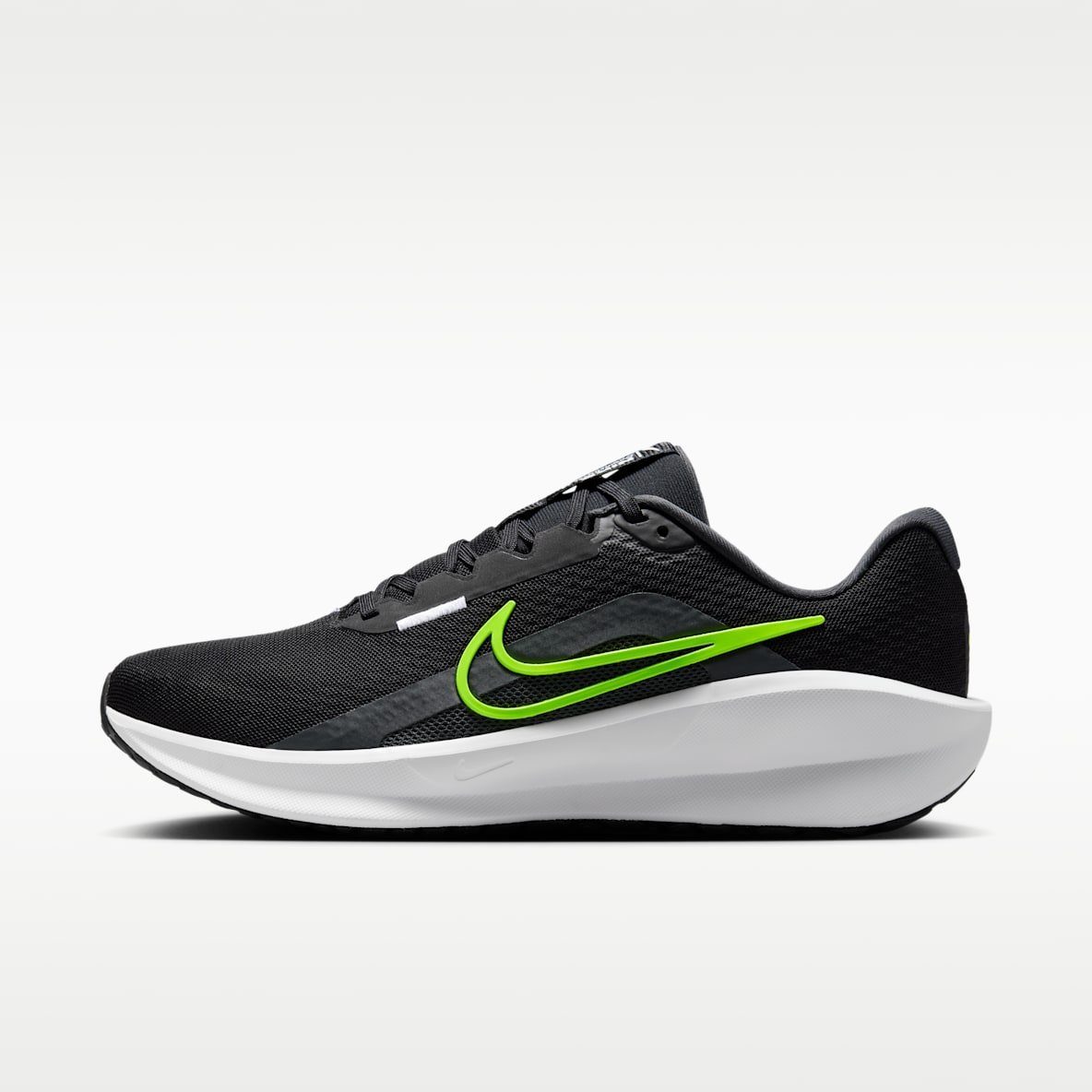 Nike Downshifter 13 Tenis de correr en pavimento para hombre