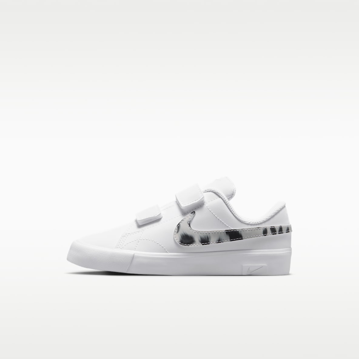 Nike Tennis Essential Younger Kids' Shoes