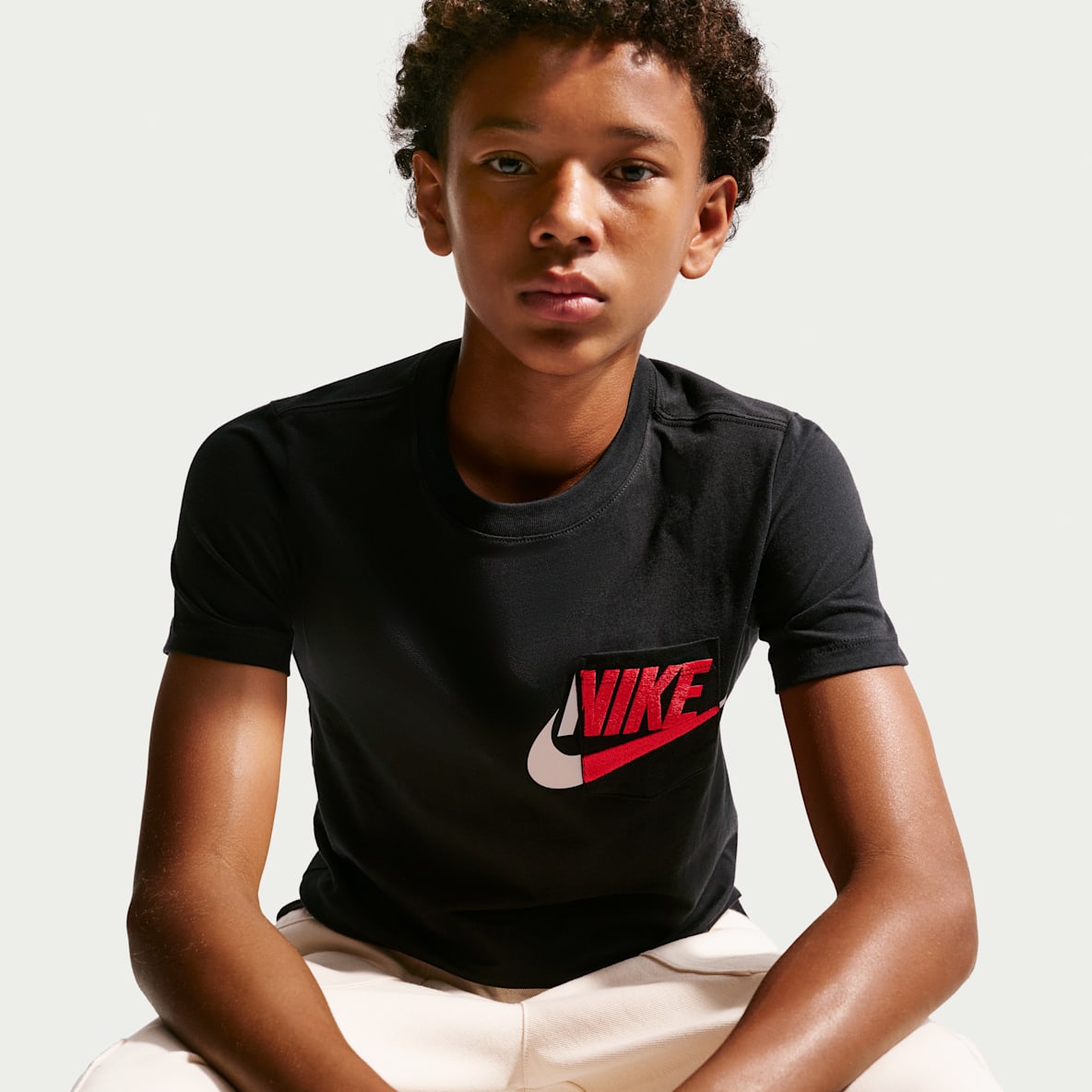 Nike Sportswear Older Kids' Pocket T-Shirt