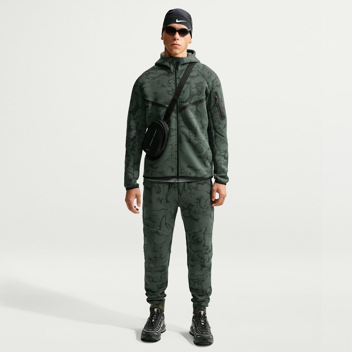 Nike Tech Men's Slim Fleece All-Over-Print Joggers