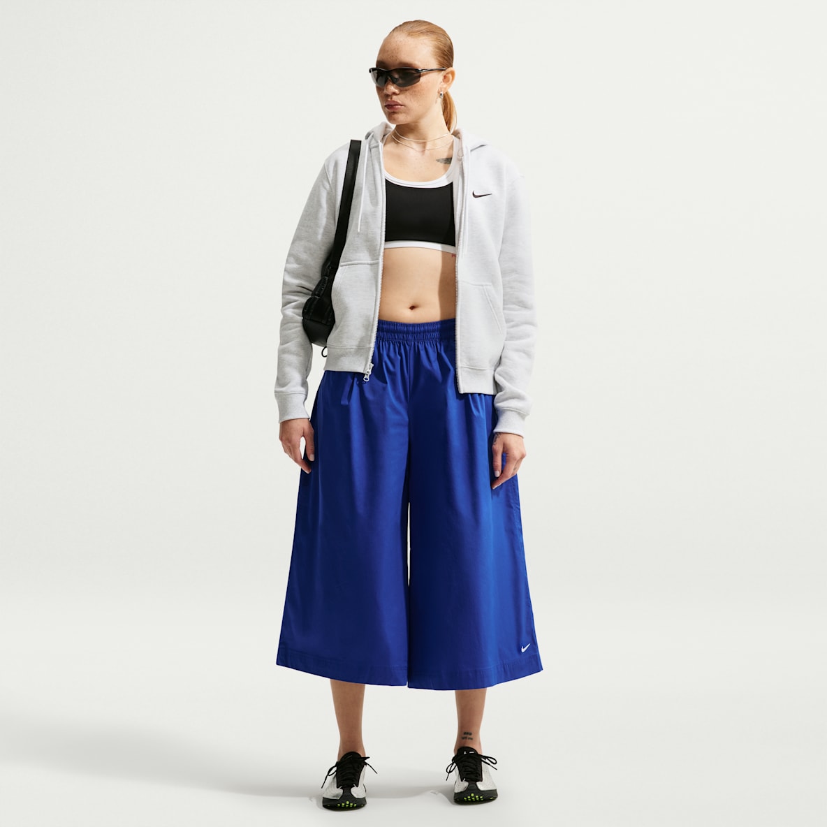 Nike Sportswear Pants tipo culotte de popelina de tiro medio oversized para mujer