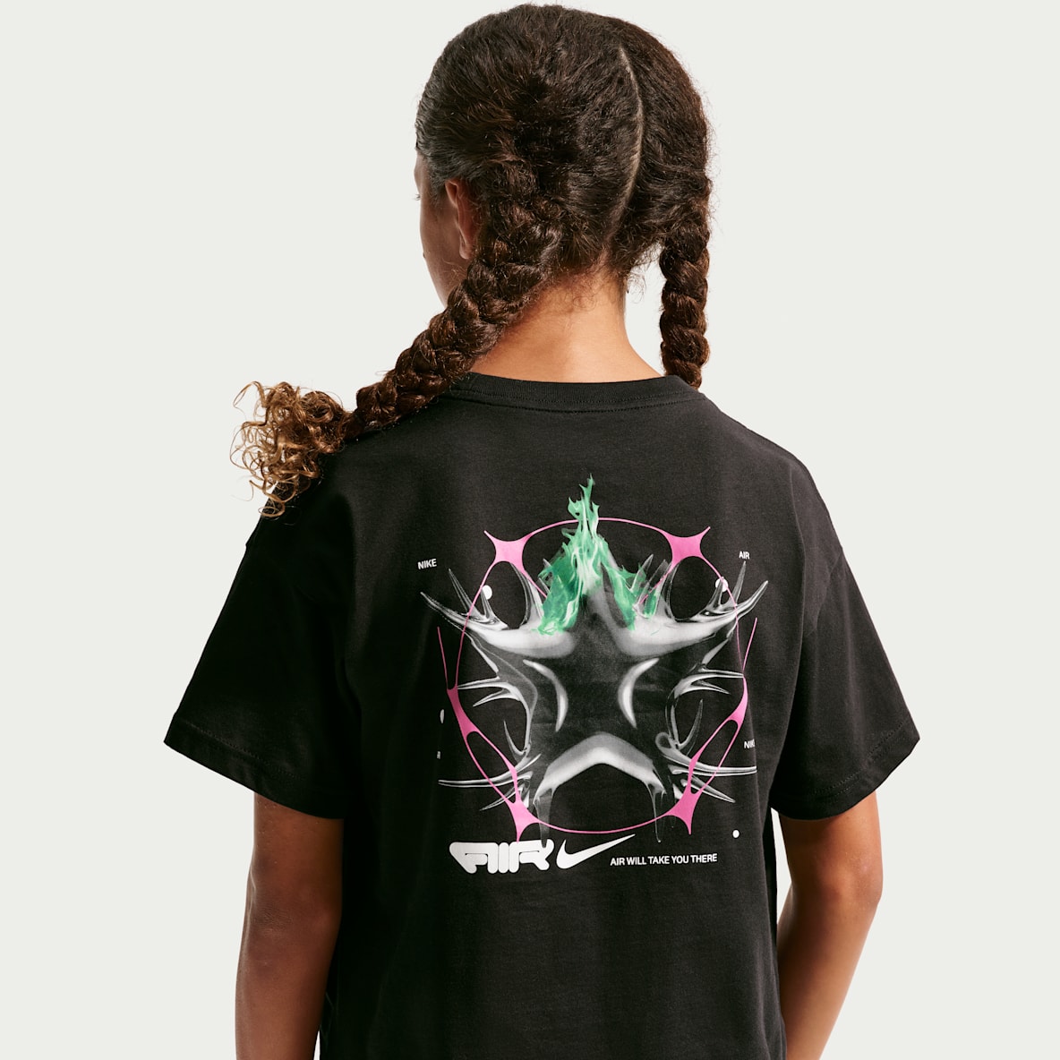 Nike Sportswear T-shirt com corte a direito Júnior (Rapariga)