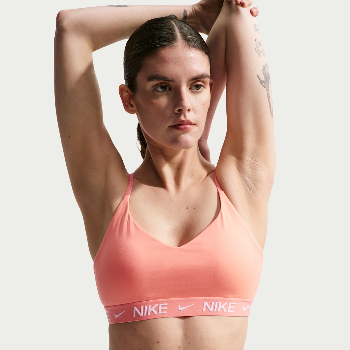Nike Indy Light Support Bra deportivo ajustable con almohadillas para mujer