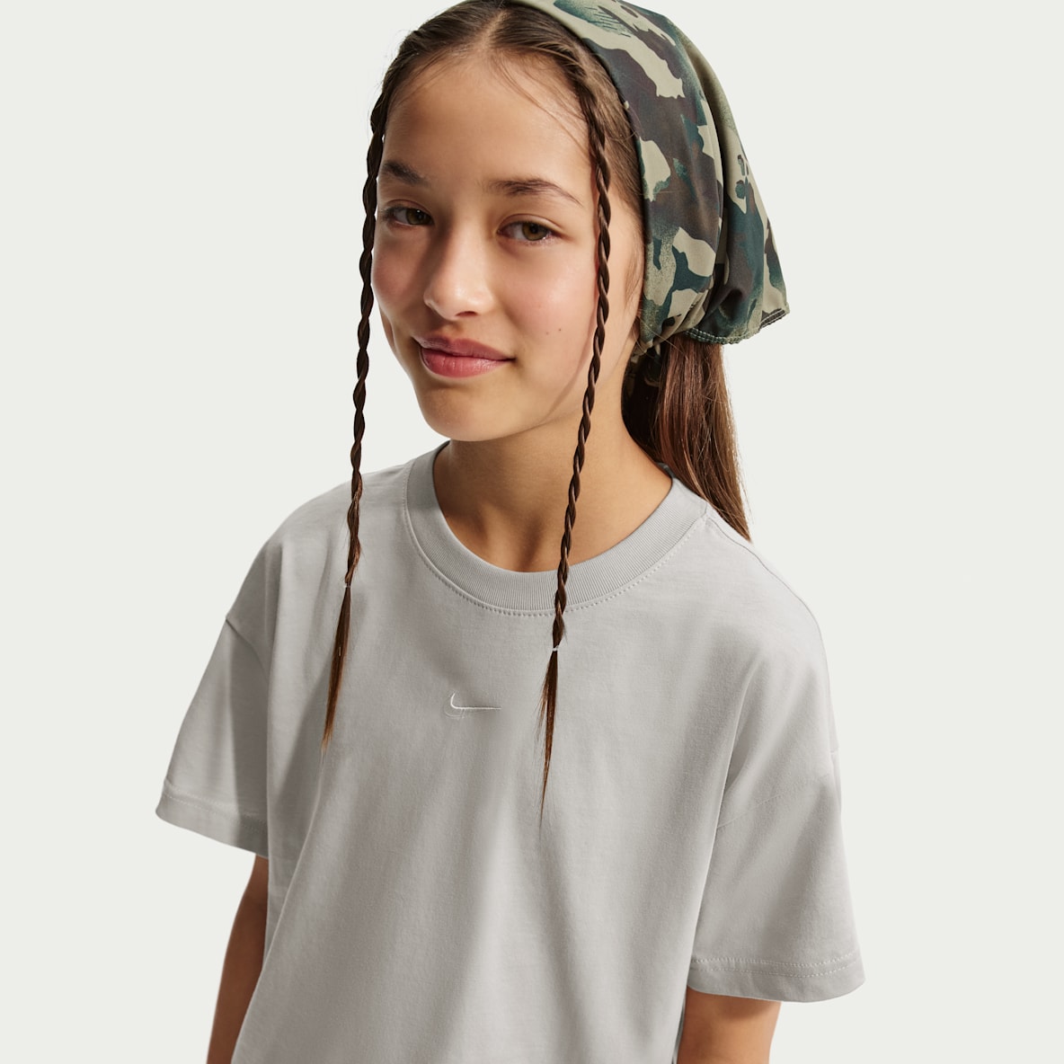 Nike Sportswear Essential Older Kids' (Girls') T-Shirt