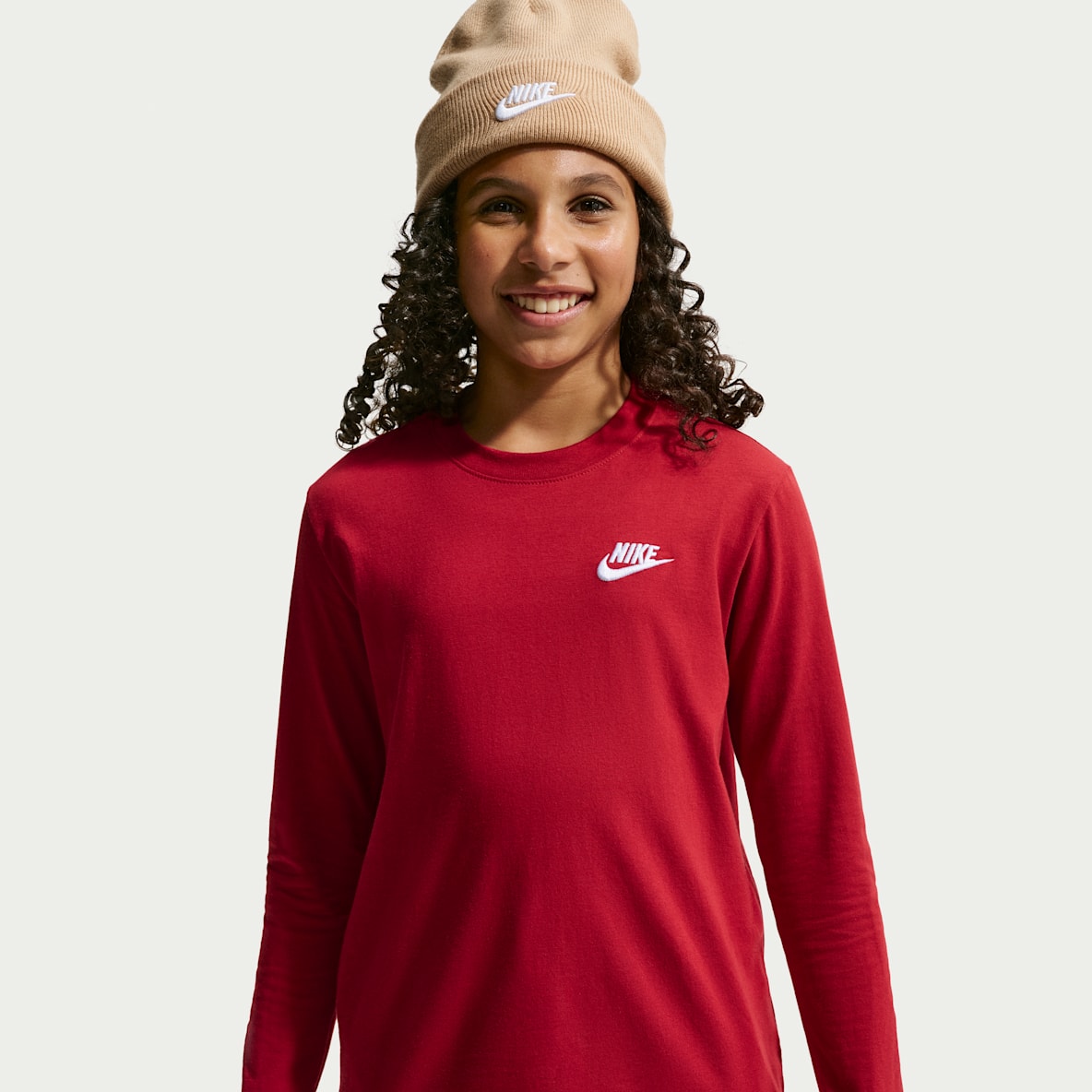Nike Sportswear Playera de manga larga para niños grandes