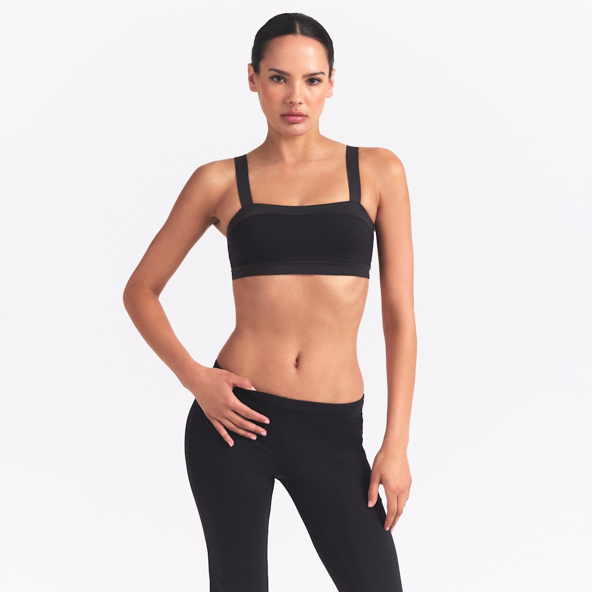 NikeSKIMS Matte Shine Mix Women's Straight-Neck Bra