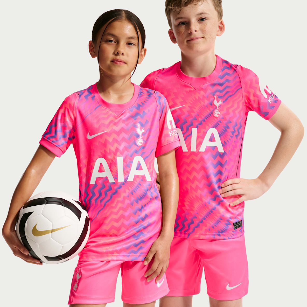 Tottenham Hotspur portero 2026/27 Stadium Jersey de futbol de manga corta Nike Dri-FIT Replica para niños talla grande