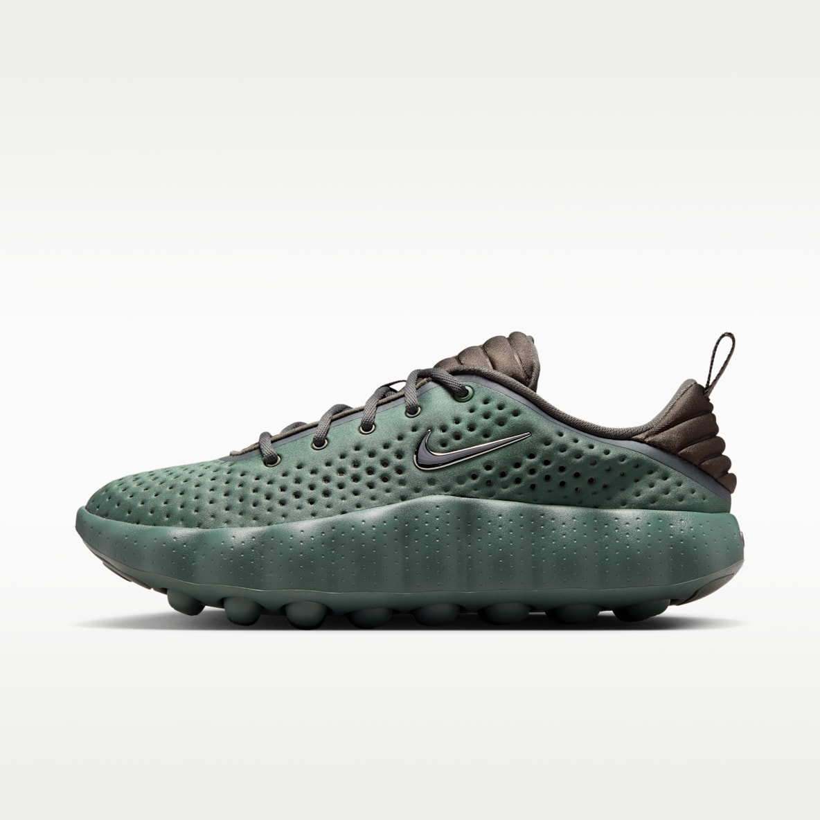 Nike Mind 002 Men's Pregame Shoes