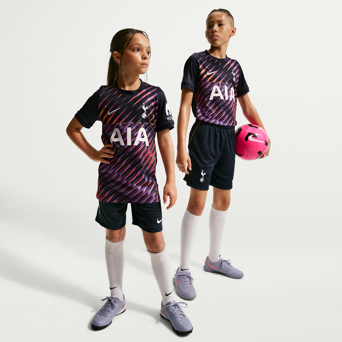 Tottenham Hotspur 2026/27 Stadium idegenbeli Nike Dri-FIT replika futballrövidnadrág nagyobb gyerekeknek