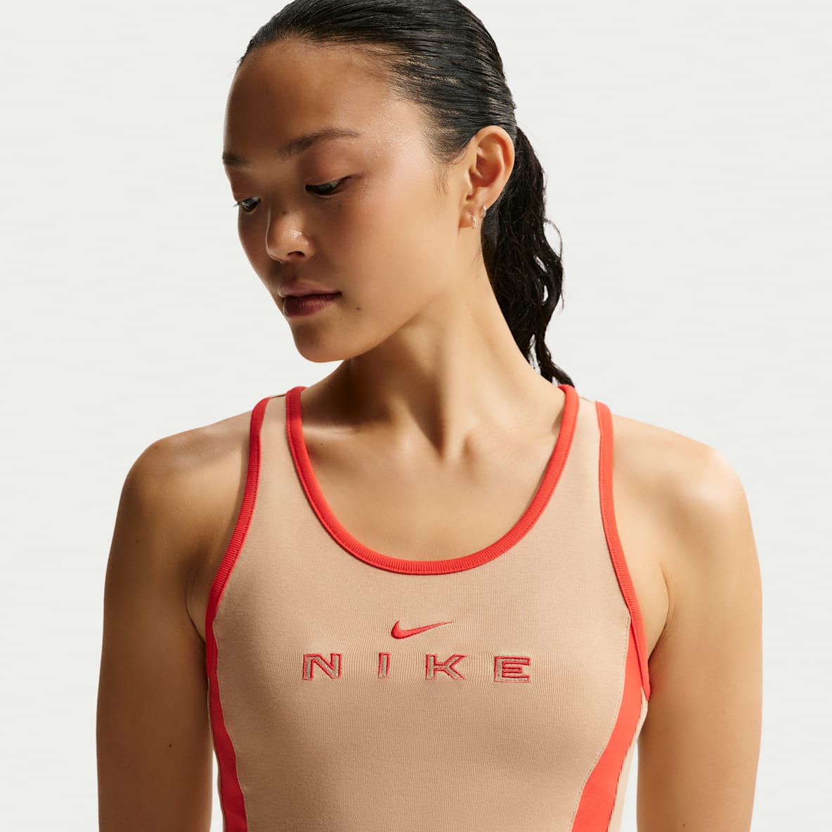 나이키 스포츠웨어 여성 타이트 그래픽 탱크 탑