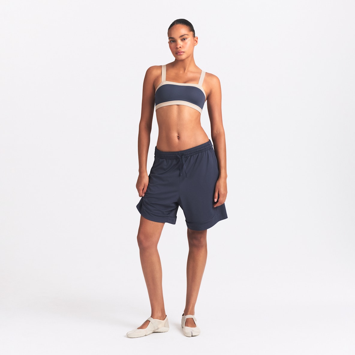 NikeSKIMS Airy Relaxed Shorts für Damen