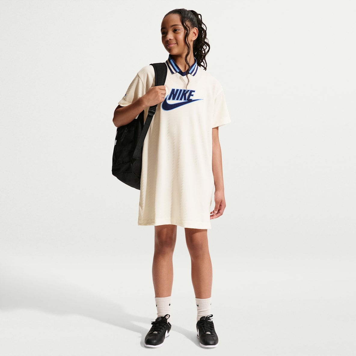 Nike Sportswear Robe en jersey à manches courtes pour ado (fille)