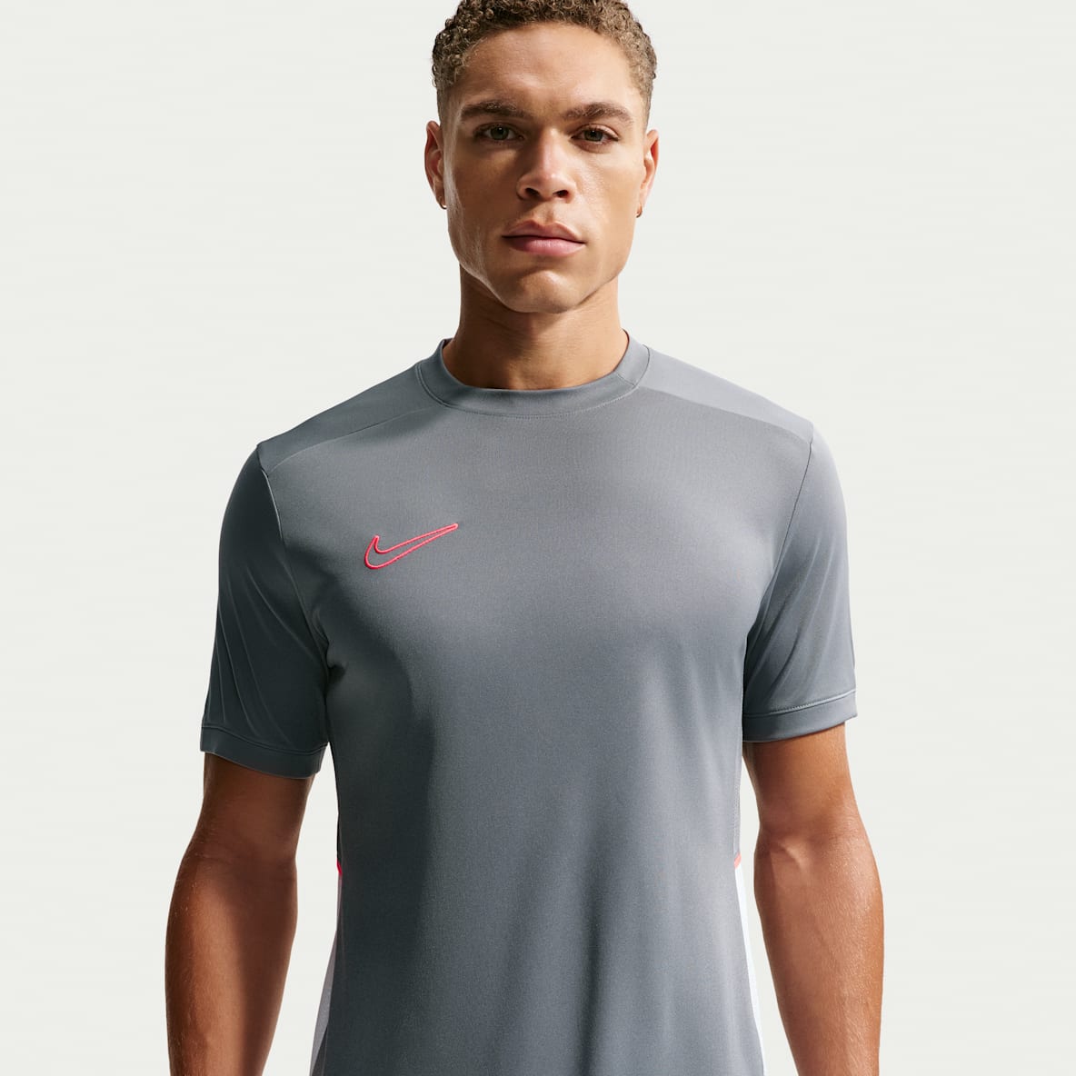 Nike Academy Playera de futbol de manga corta Dri-FIT para hombre