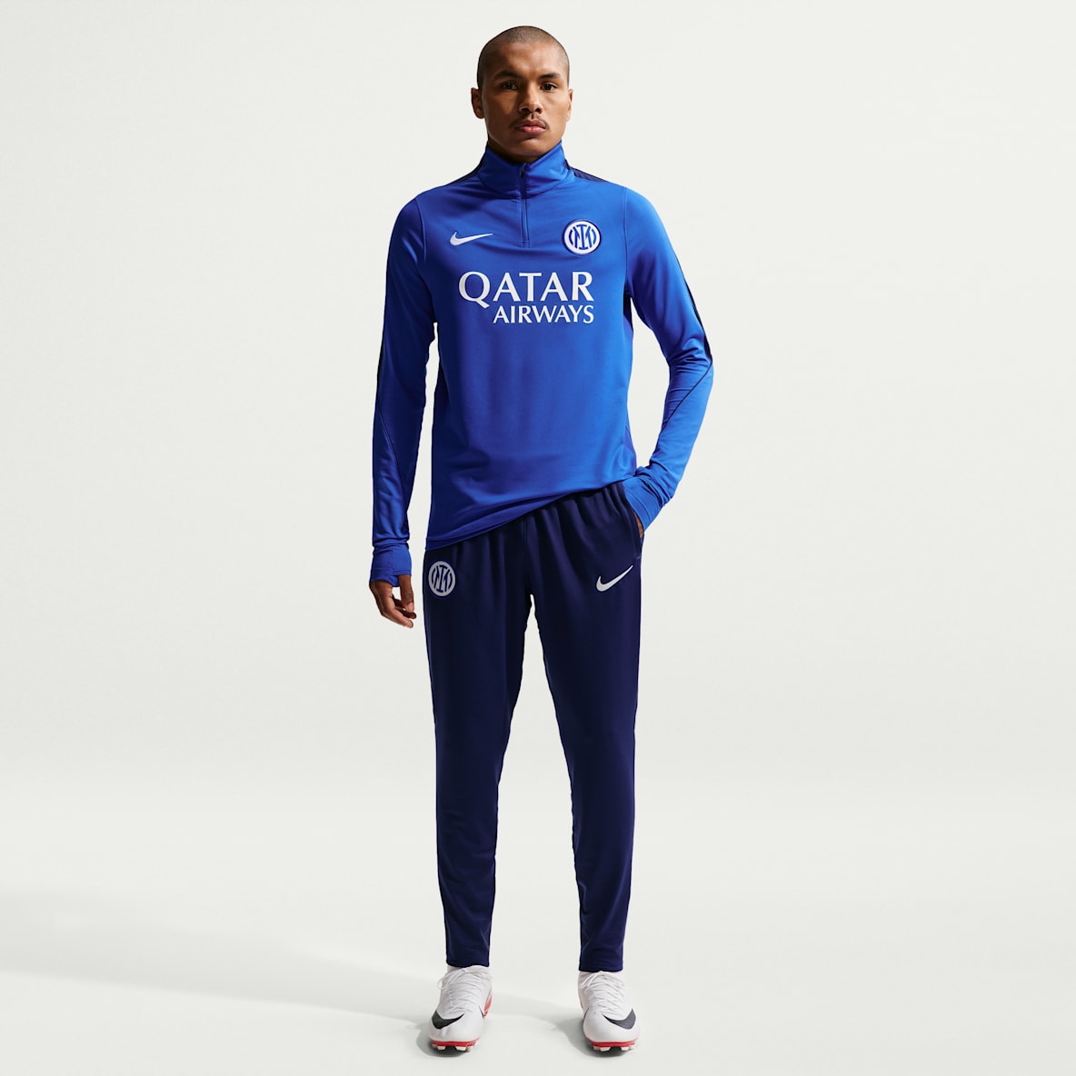 Inter Milan Strike Pantalon de foot en maille Nike Dri-FIT pour homme