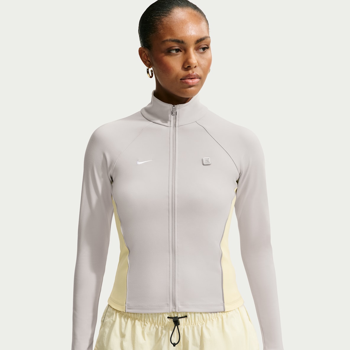 Nike Sportswear Langermet jakke med glidelås til dame