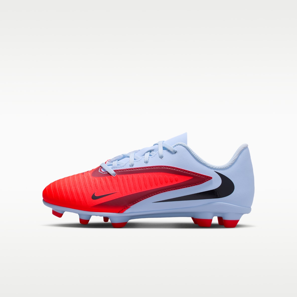 Nike Jr. Phantom 6 Low Club Többféle talajra készült stoplis futballcipő nagyobb gyerekeknek
