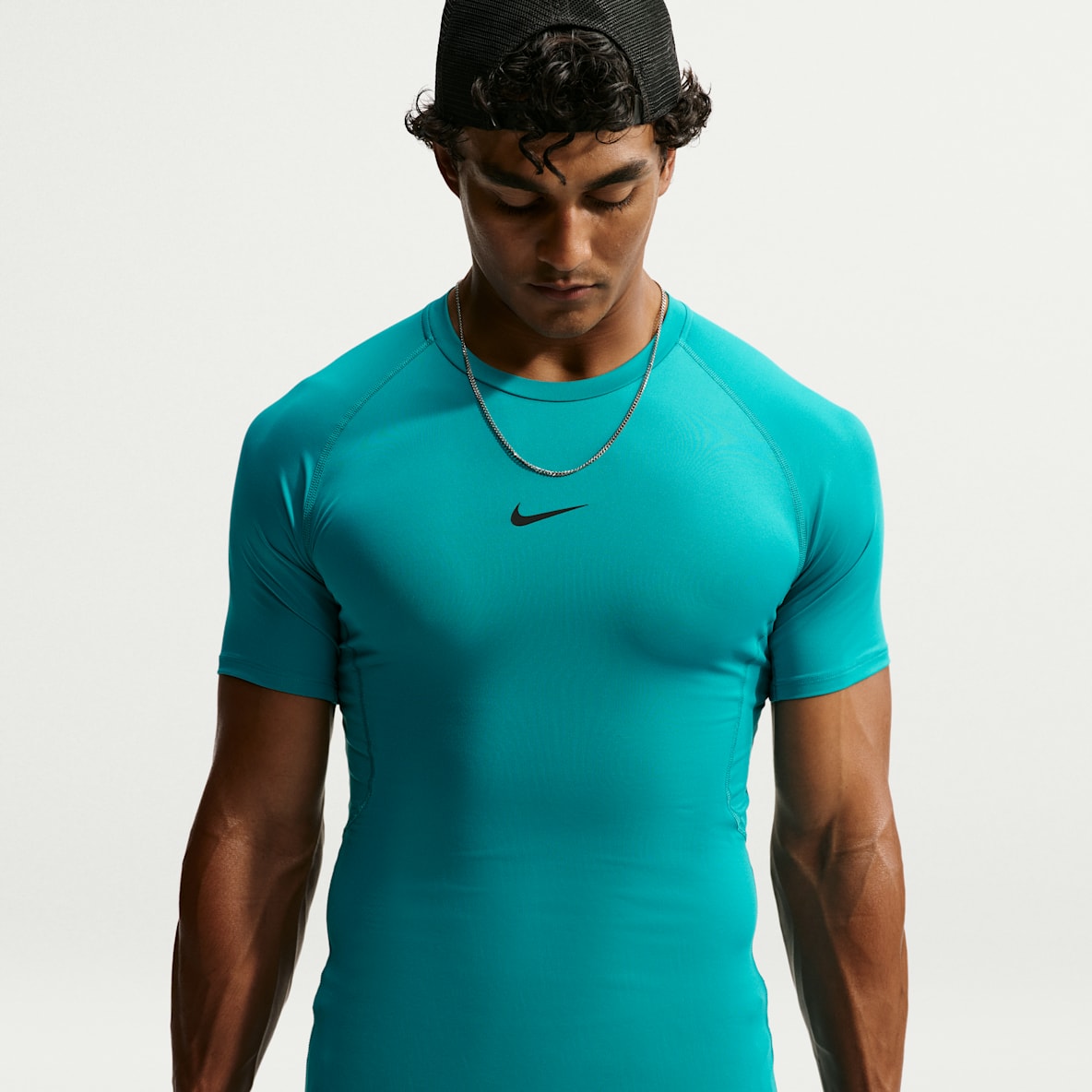 Nike Pro Dri-FIT Sıkı Kesimli Kısa Kollu Erkek Fitness Üstü