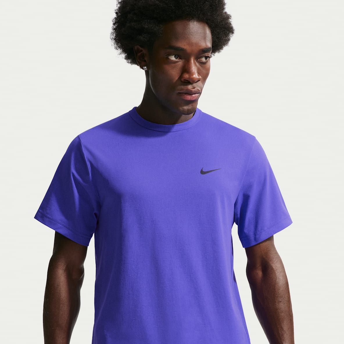 Nike Hyverse Playera versátil de manga corta Dri-FIT con protección UV para hombre