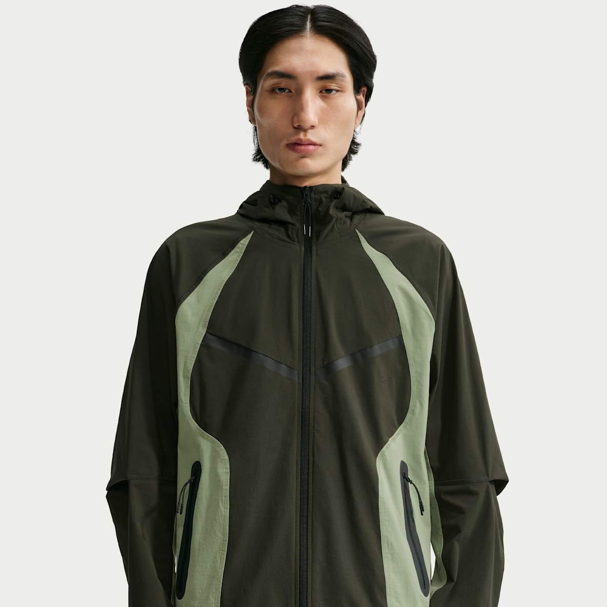 Nike Tech Men's Dri-FIT Woven Color-Block Windrunner Loose Jacket