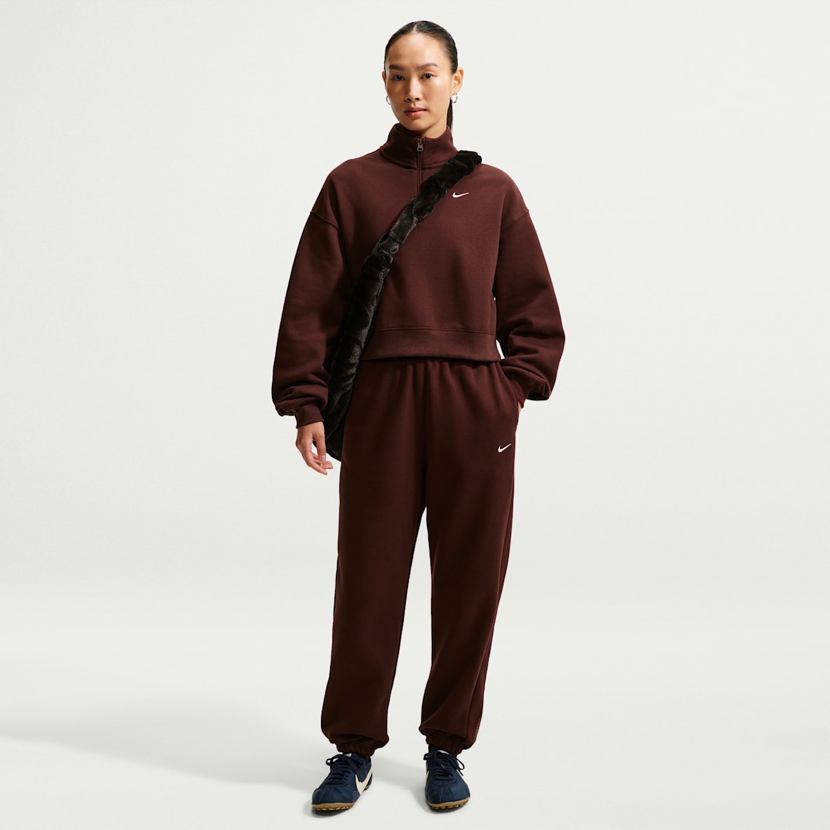나이키 스튜디오 플리스 여성 하이라이즈 오버사이즈 커프 팬츠(중간 무게감)