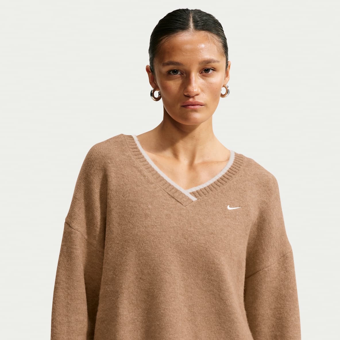 Nike Sportswear Chill Knit Maglia ampia con scollo a V – Donna