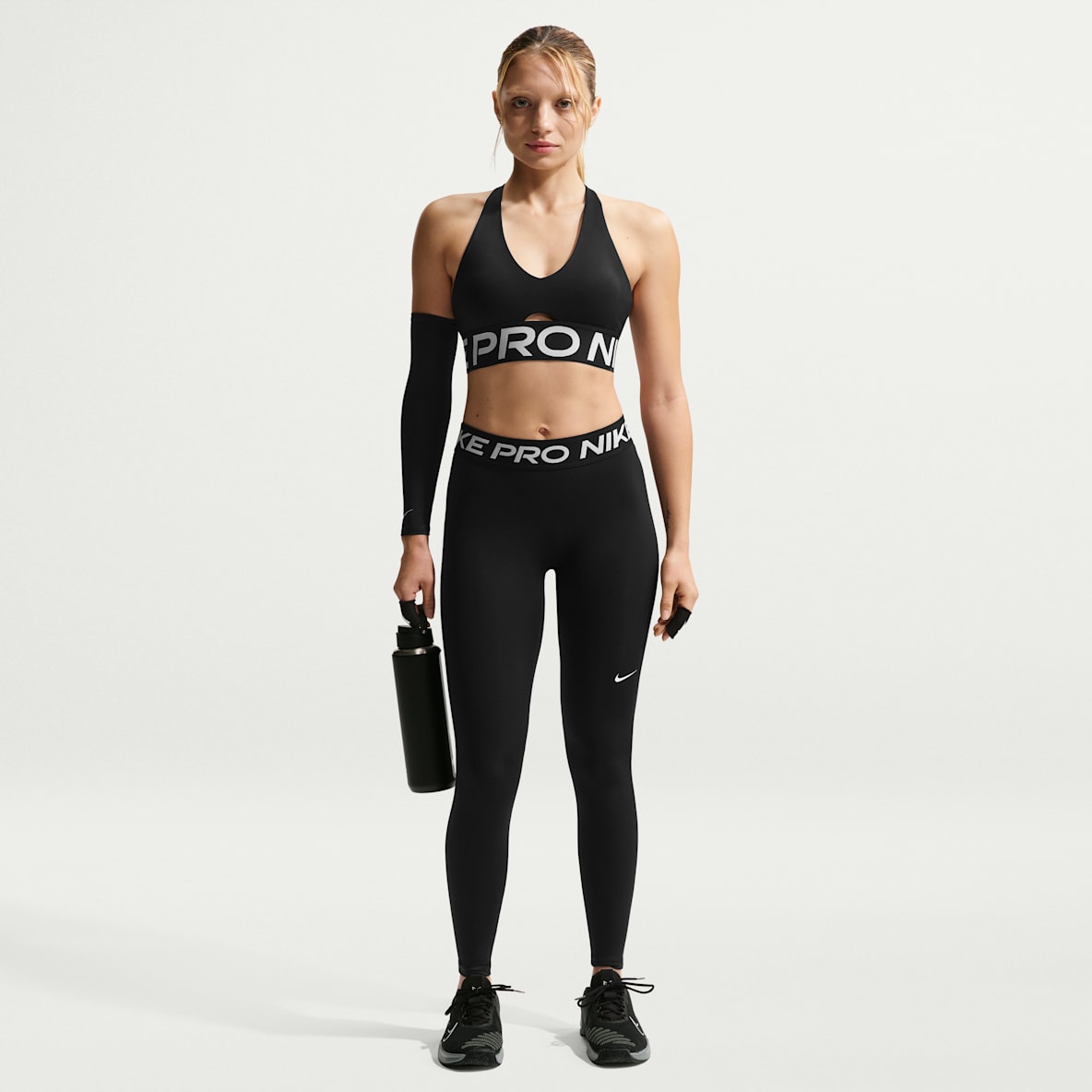 Nike Pro Leggings in voller Länge mit halbhohem Bund für Damen