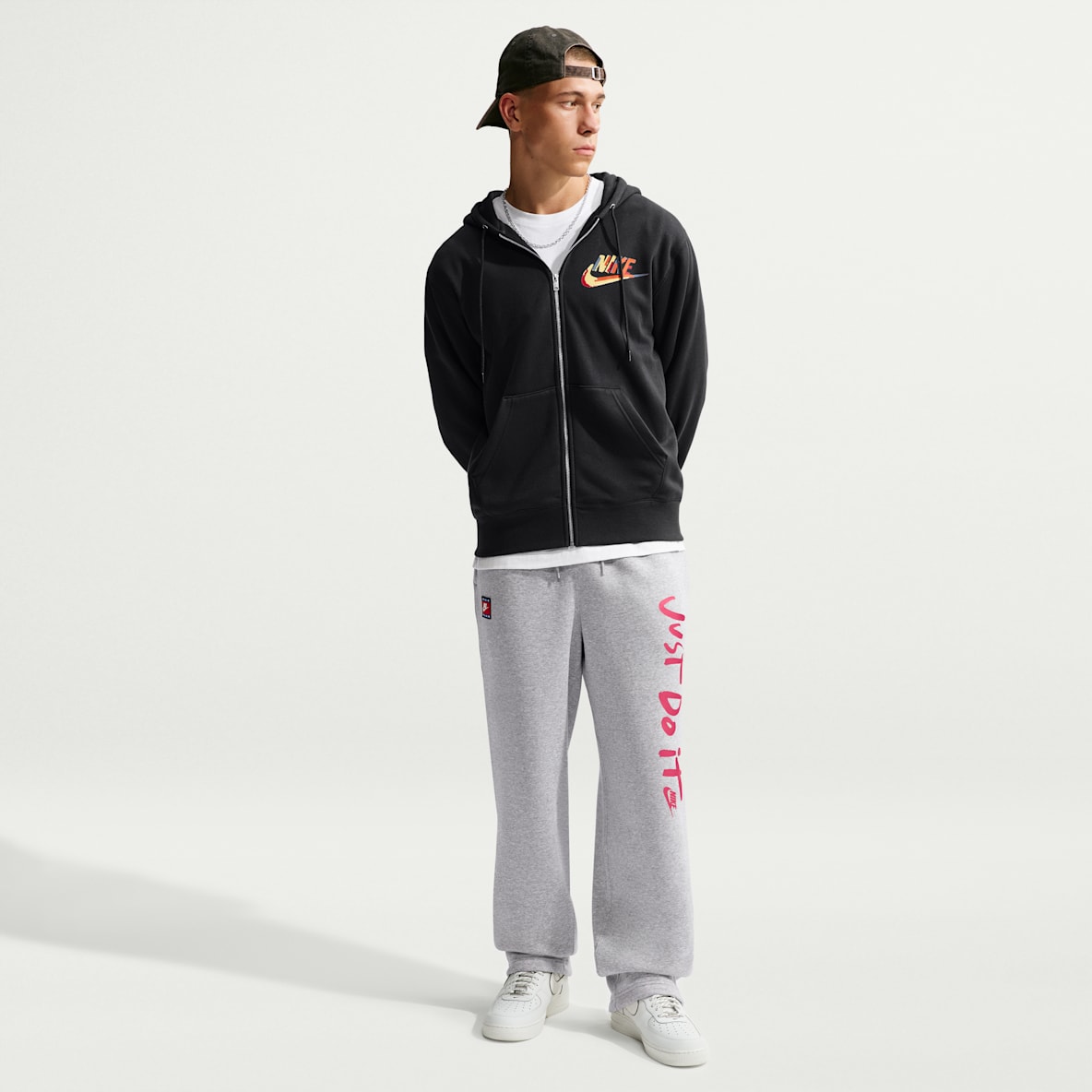 Nike Club Pants de tejido Fleece con cordón elástico para hombre