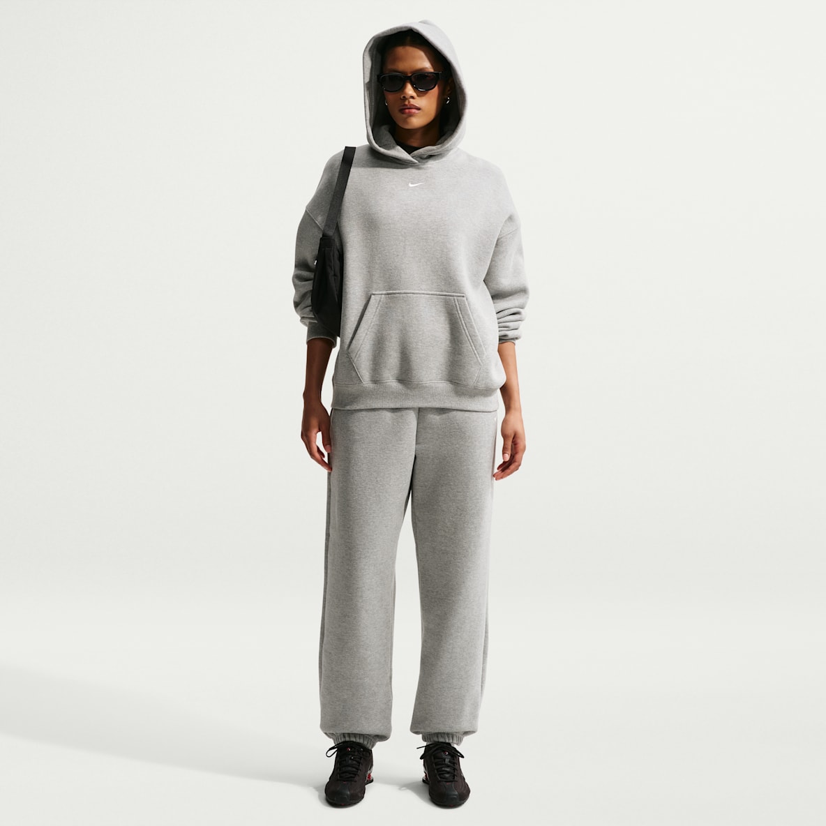 Nike Studio Fleece Medium Weight Oversize-byxor med hög midja och muddar för kvinnor