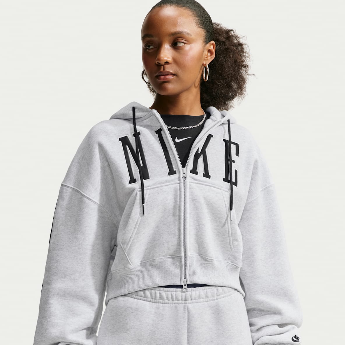 Nike Studio Fleece Medium Weight Sudadera con gorro cropped oversized de cierre completo para mujer
