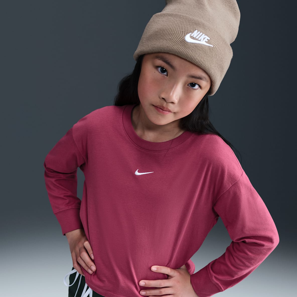 Nike Sportswear Essential Big Kids' (Girls') Long-Sleeve T-Shirt