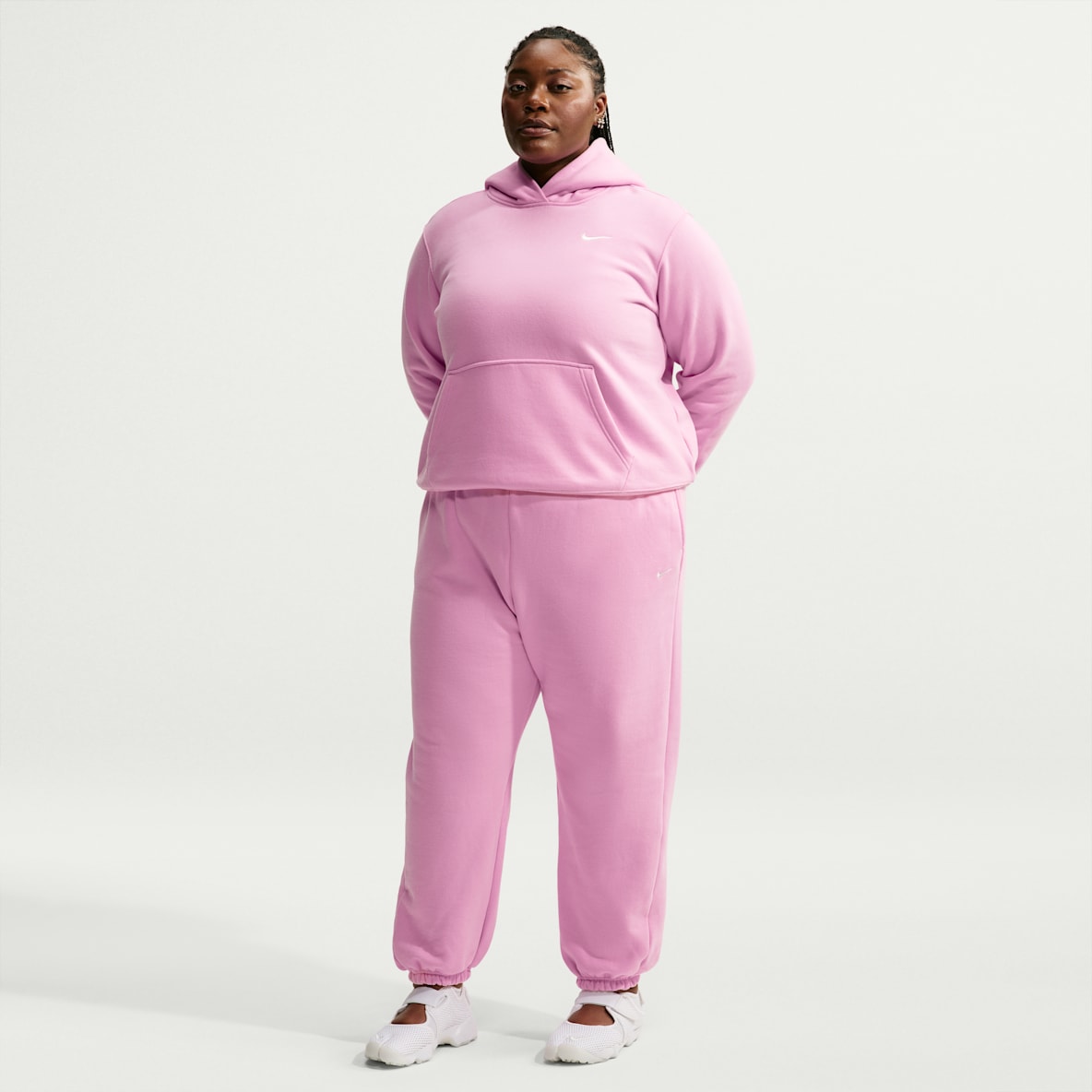 Nike Studio Fleece Medium Weight Pants oversized de tiro alto con puño elástico para mujer