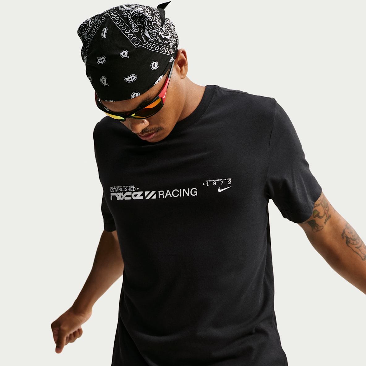 Nike Playera de correr Dri-FIT con gráfico para hombre