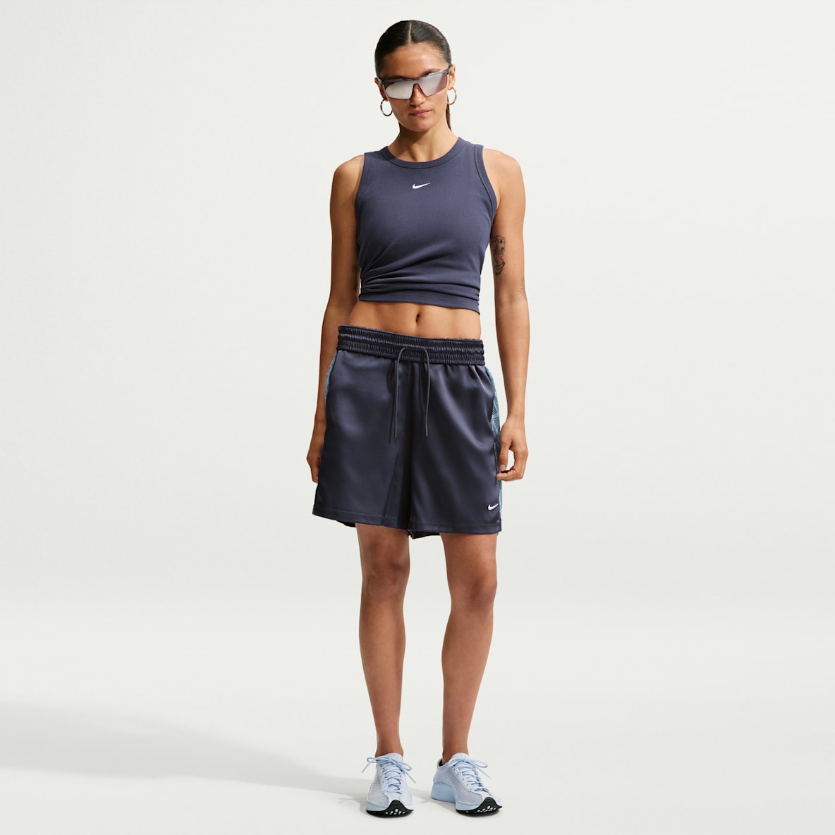 Nike Sportswear Chill Lace Women's Loose Mid-Rise Shorts