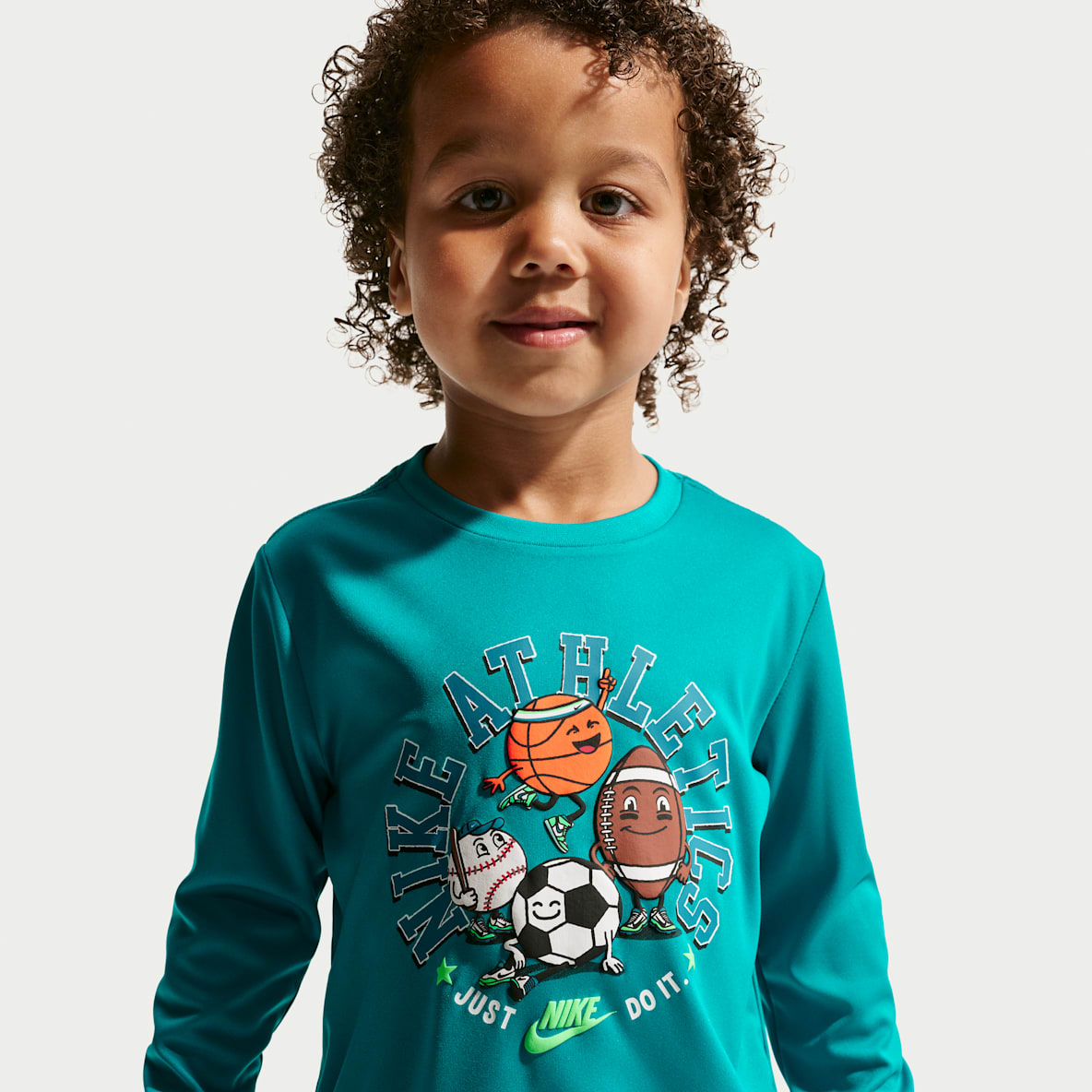 Nike Playera de manga larga Dri-FIT con gráfico infantil