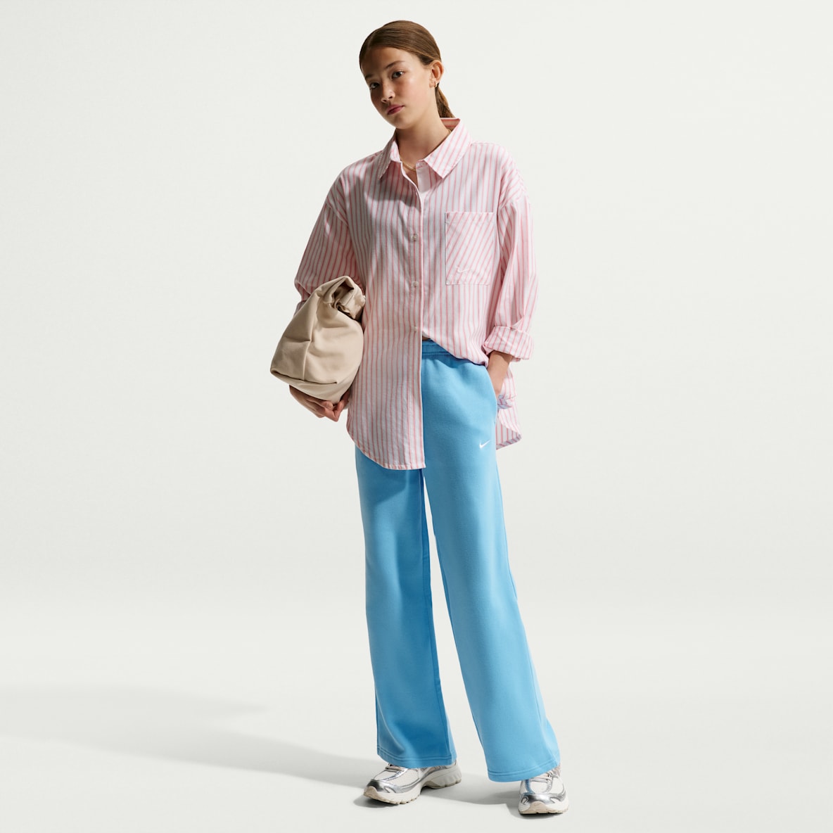 Nike Sportswear Studio Fleece Pants con dobladillo abierto para niña