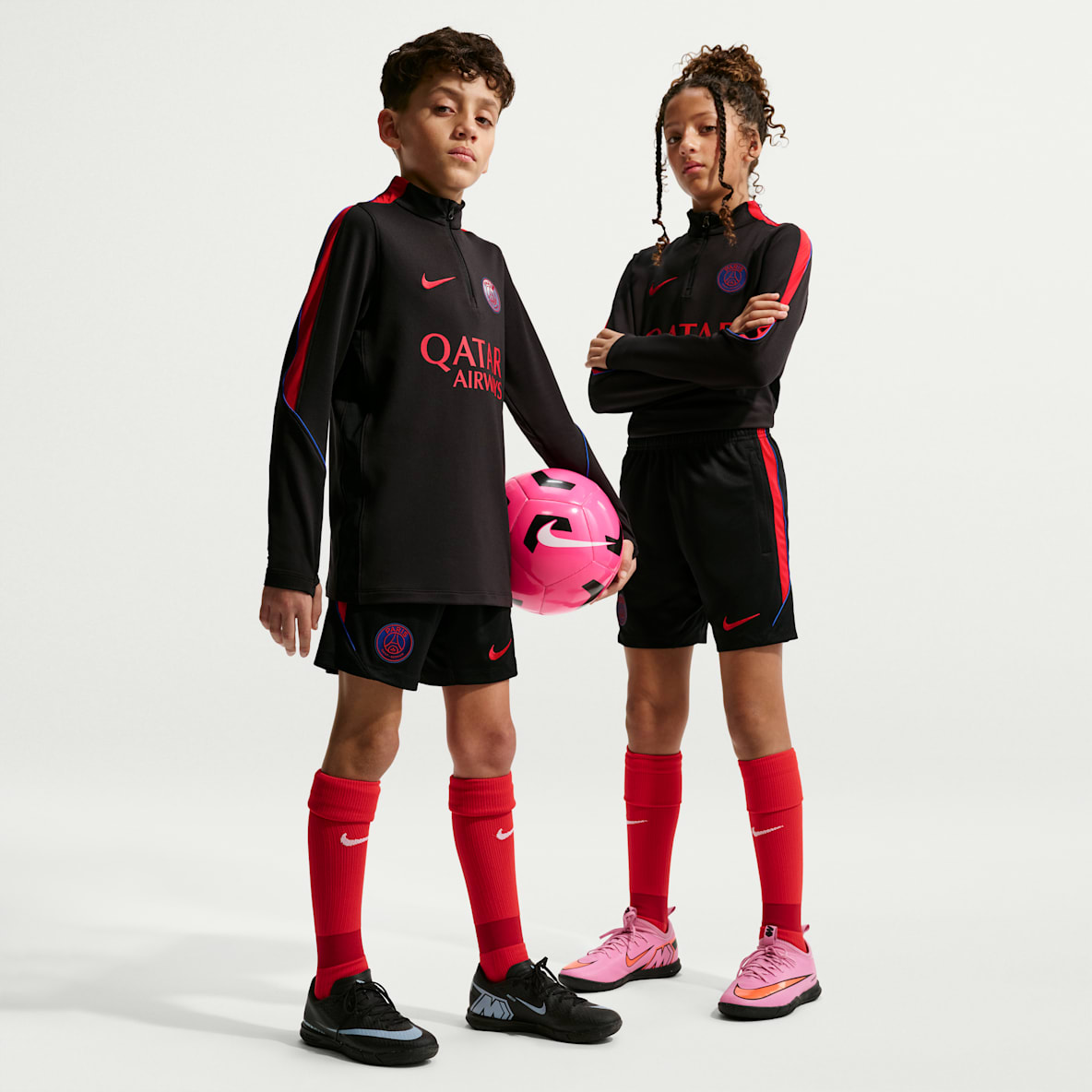 Paris Saint-Germain Strike Older Kids' Nike Dri-FIT Football Knit Shorts