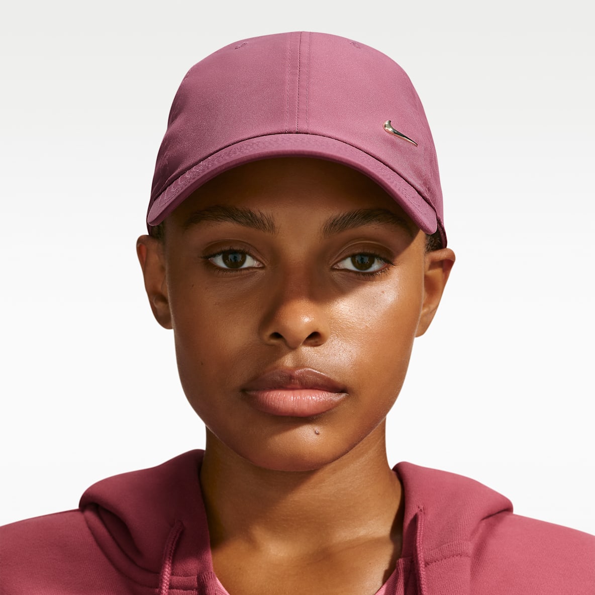 Nike Dri-FIT Club Casquette sans structure avec Swoosh métallique