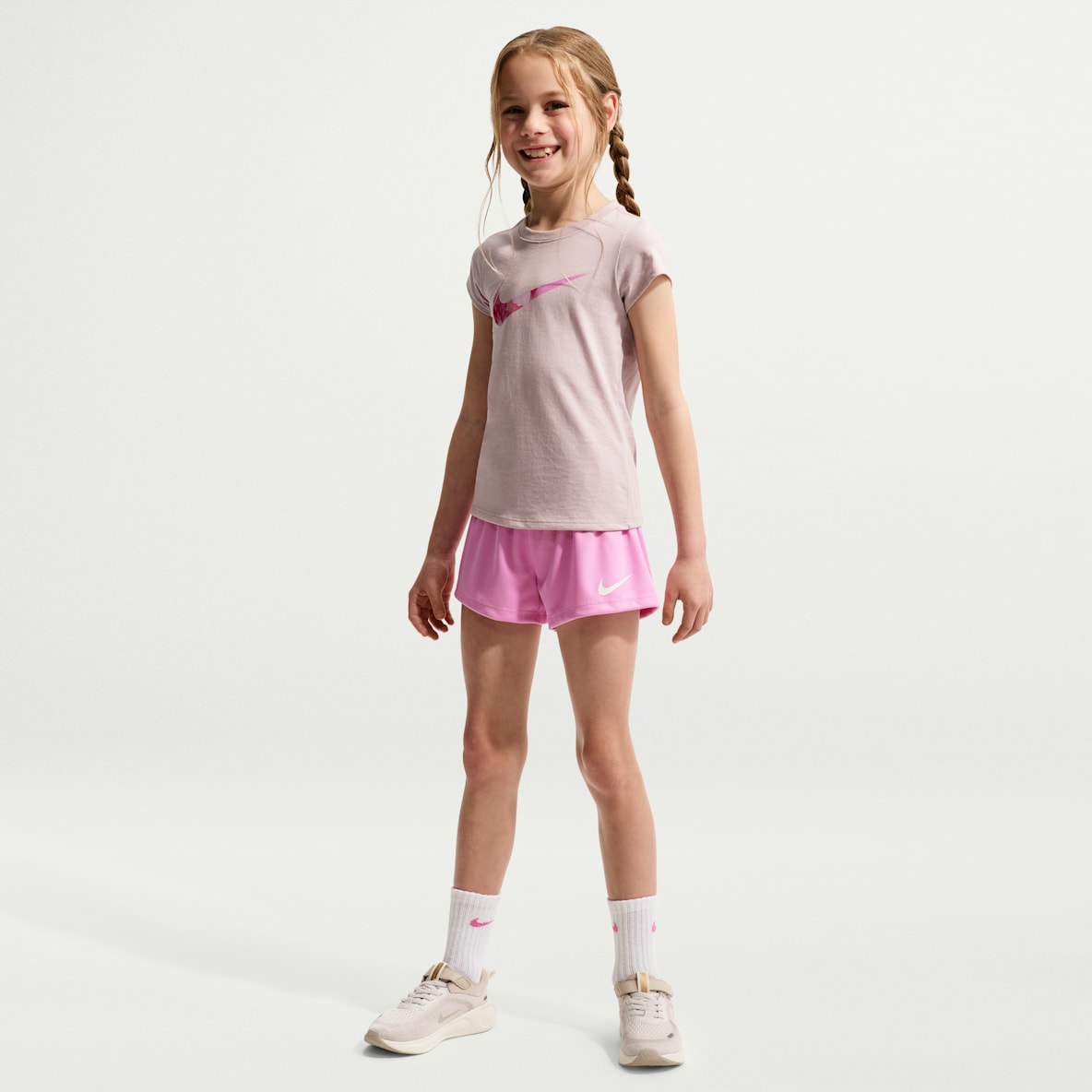 Nike Move With Nature Conjunto de 2 piezas con shorts de malla para niños talla pequeña