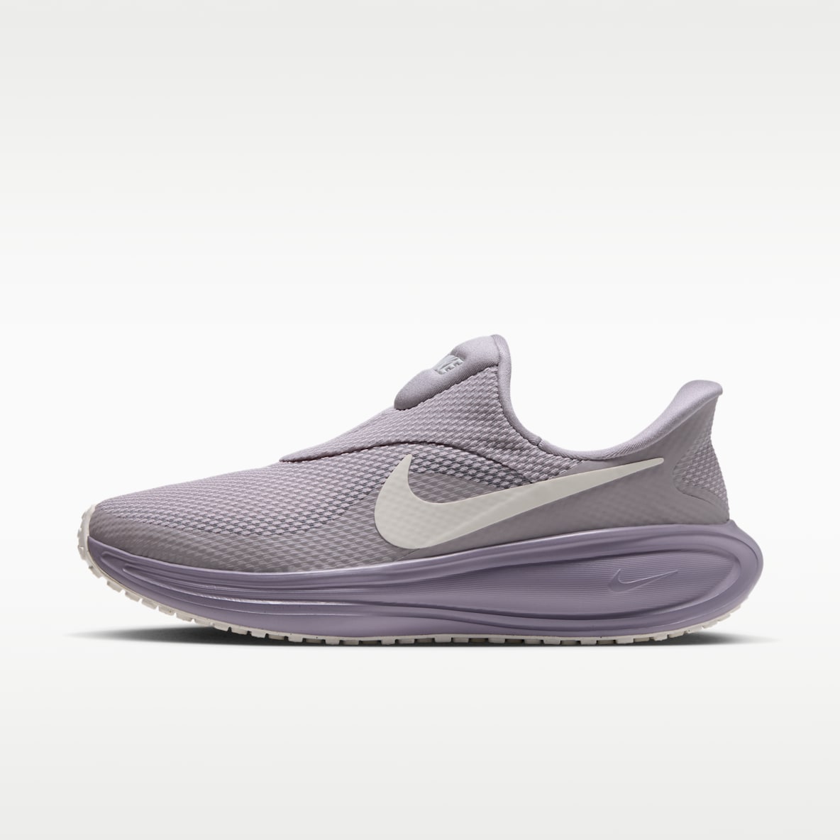 Nike Revolution 8 EasyOn Tenis de correr en pavimento para mujer
