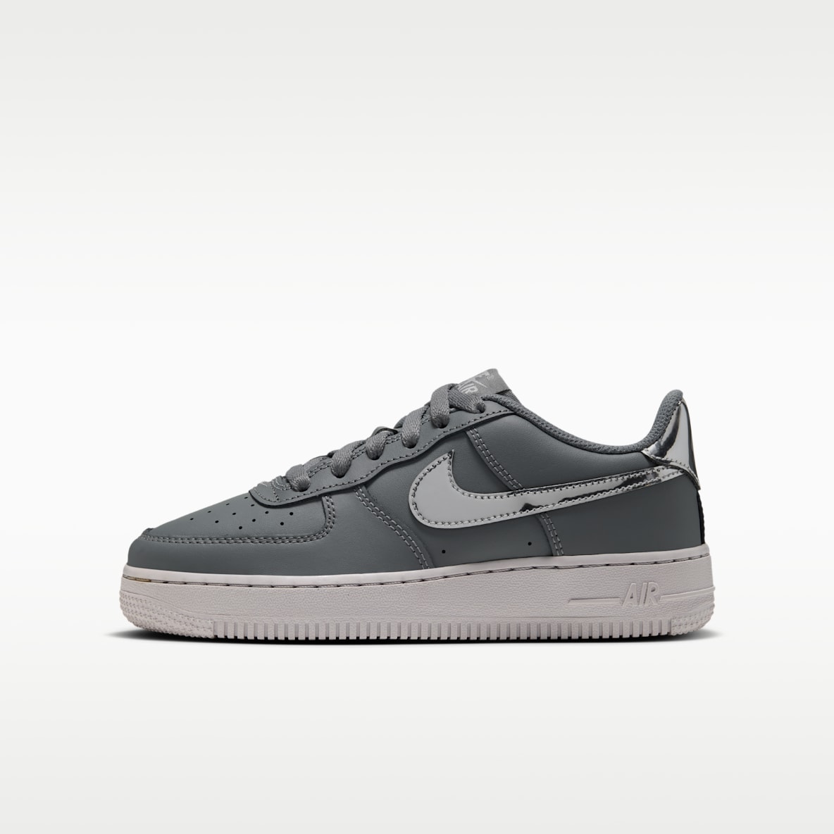 Nike Air Force 1 Older Kids' Shoes