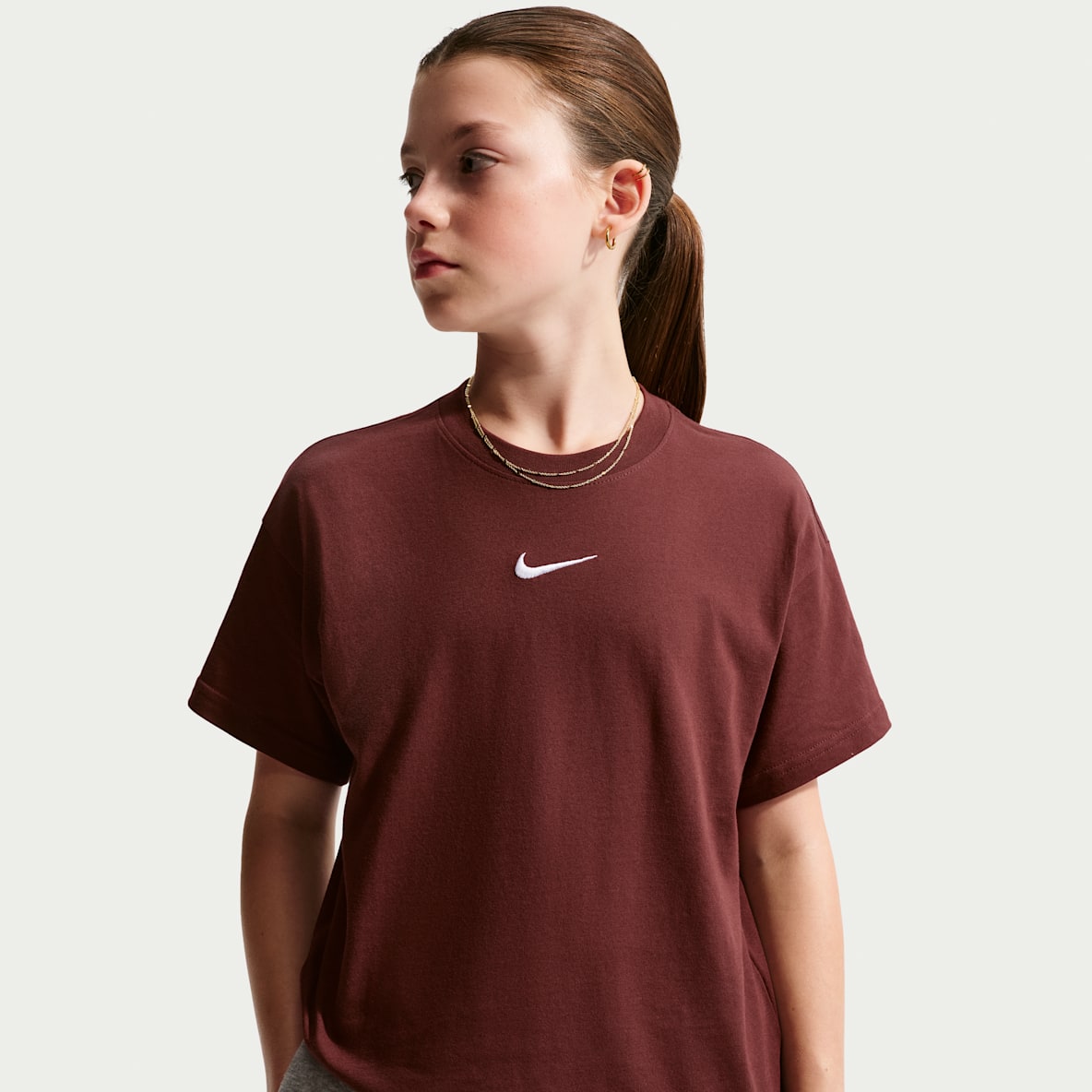 Nike Sportswear Essential Playera para niña talla grande