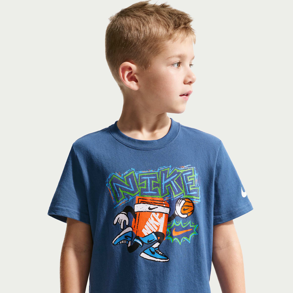 Nike Camiseta de básquetbol Chalky Boxy para niños pequeños