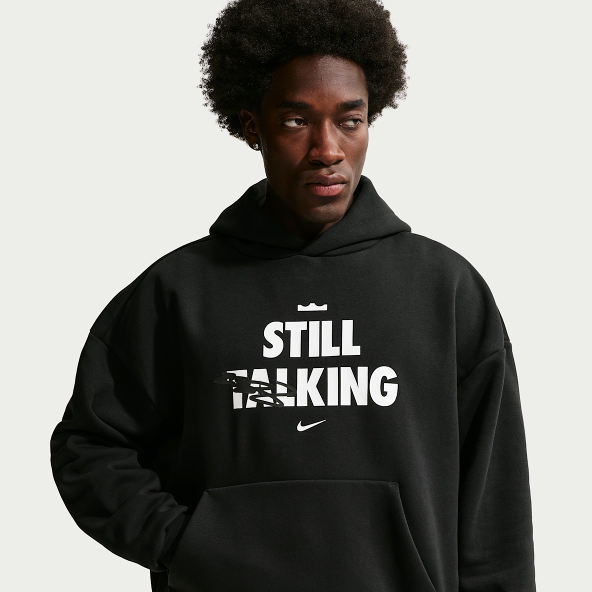 LeBron "Shut Up and Dribble" Nike angerauter Basketball-Hoodie mit Therma-FIT-Technologie (Herren)