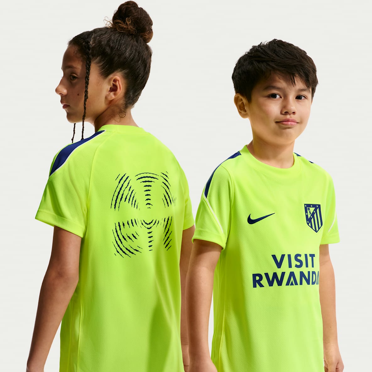 Atlético Madrid Strike Older Kids' Nike Football Dri-FIT Short-Sleeve Top