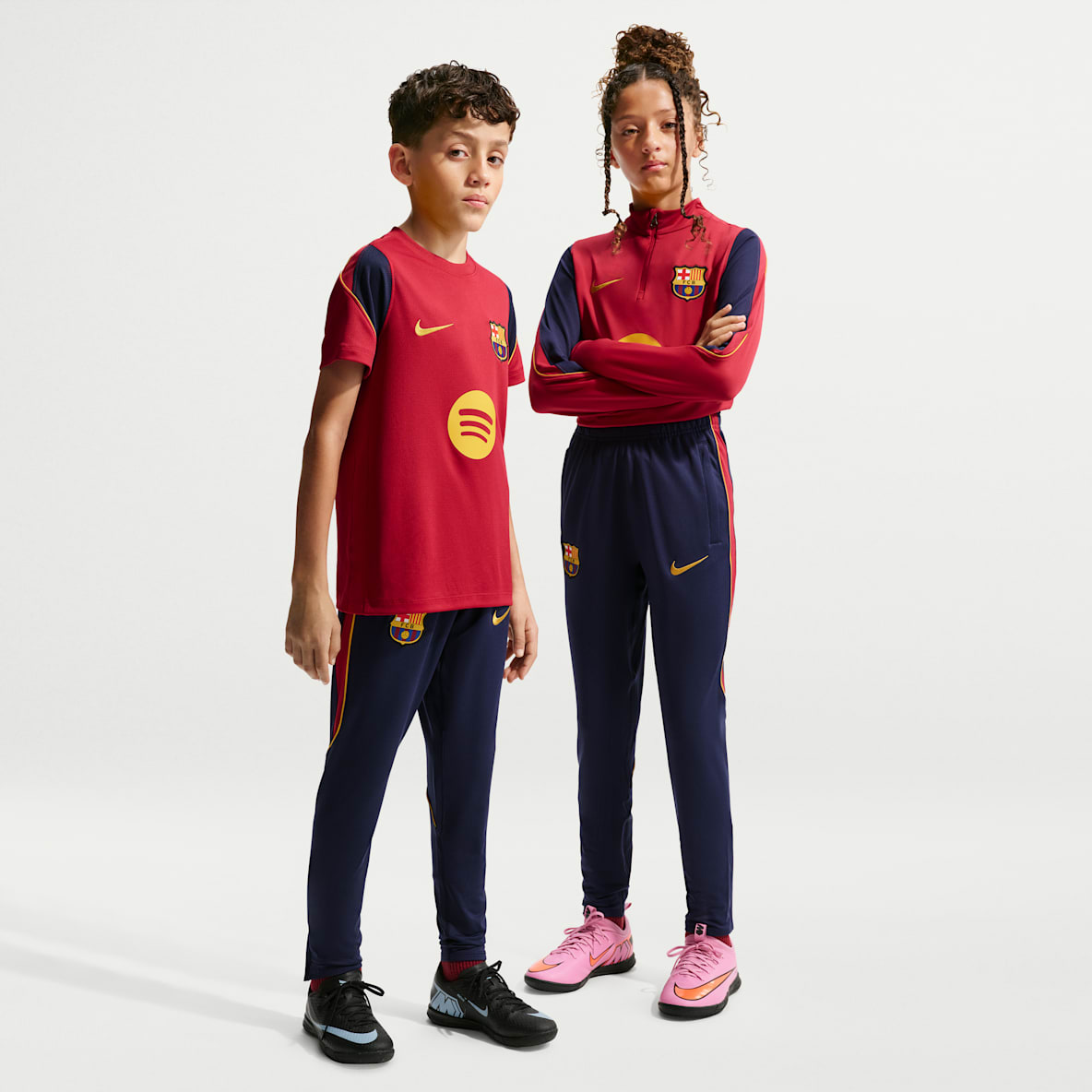 F.C. Barcelona Strike Older Kids' Nike Dri-FIT Football Knit Pants