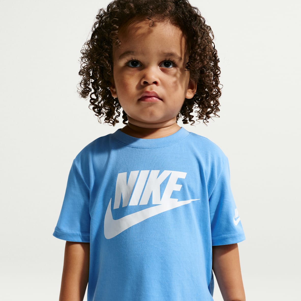 Nike Playera para niños talla pequeña
