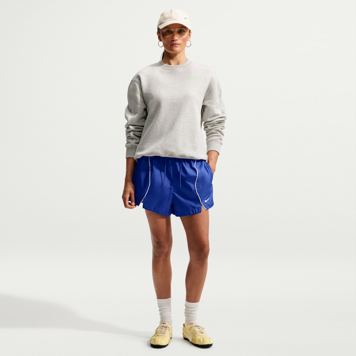 Nike Sportswear Women's Loose Mid-Rise Repel Woven Shorts