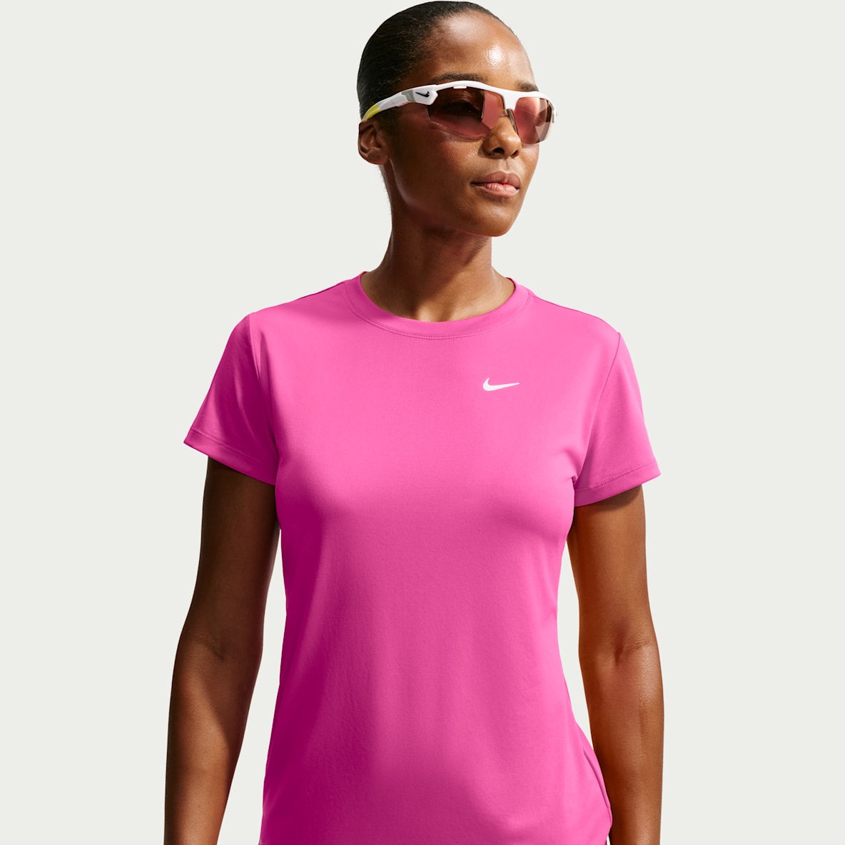 Nike Swim Hydroguard Playera de manga corta Dri-FIT UV para mujer