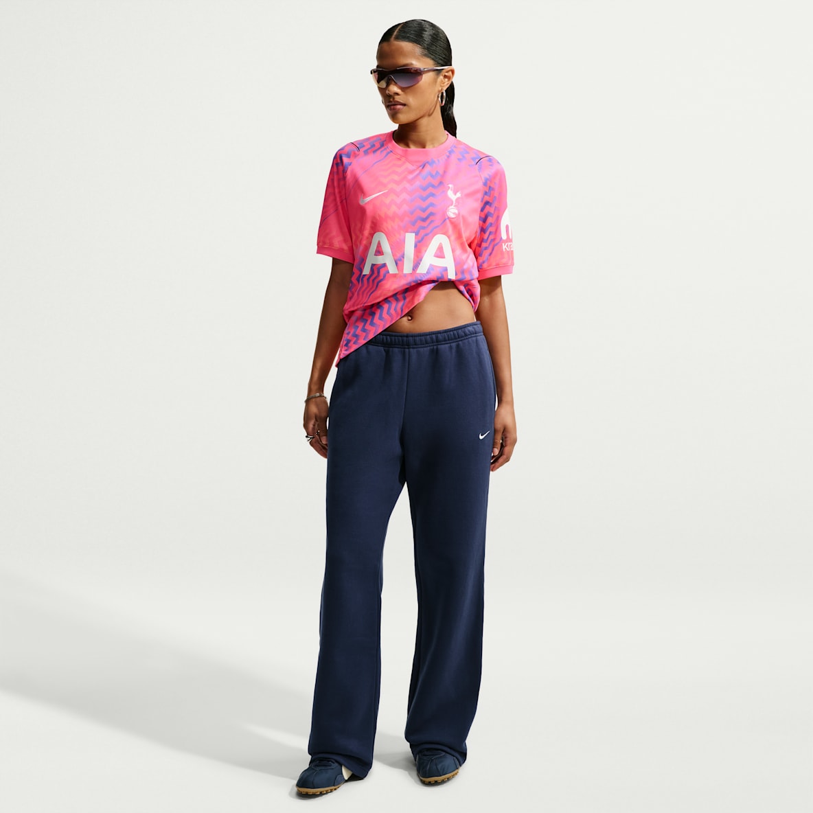 Nike Studio Fleece Medium Weight Damesbroek met halfhoge taille en open zoom