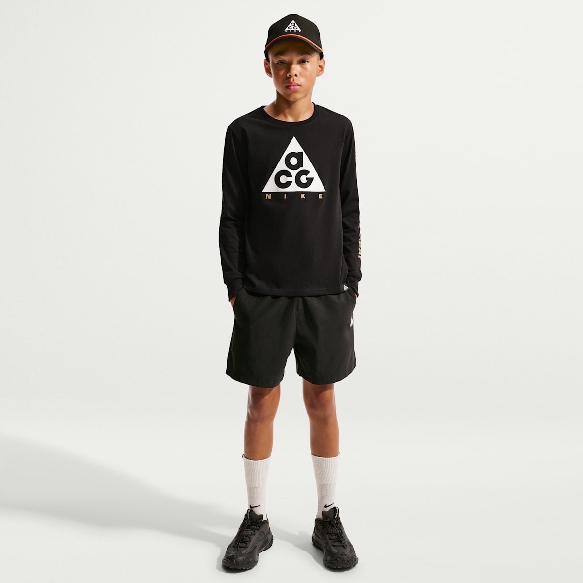 Nike ACG ジュニア プルオン ハイキング ショートパンツ